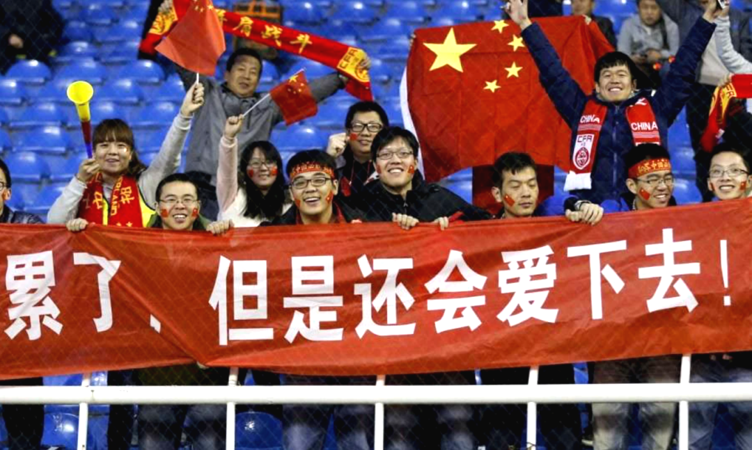 尽管是蜻蜓点水却也很好地点出了这些年中国足球为何不行实际上最为关键的问题：腐败