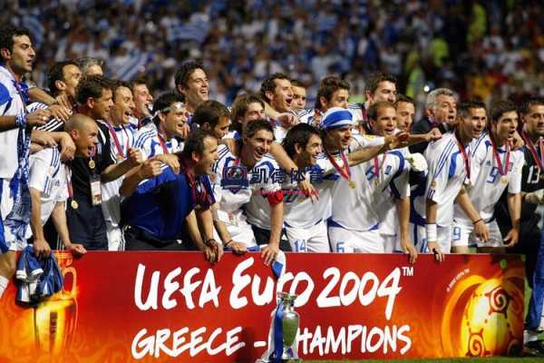 冠军希腊队在欧足联公布的全明星阵容中有5名球员入选